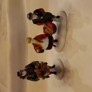 DEPARTMENT 56 Alpine Village Buying Baker's Bread - 2 pcs - Retired